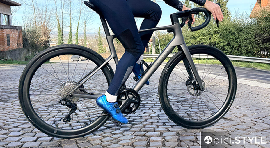 Scott Addict, fuori dai luoghi comuni e una bici moderna. Il test completo