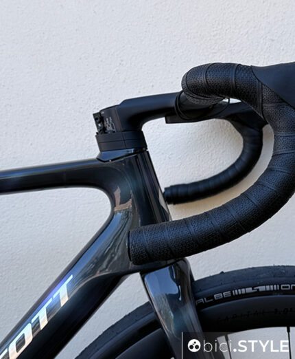 Scott Addict, fuori dai luoghi comuni e una bici moderna. Il test completo