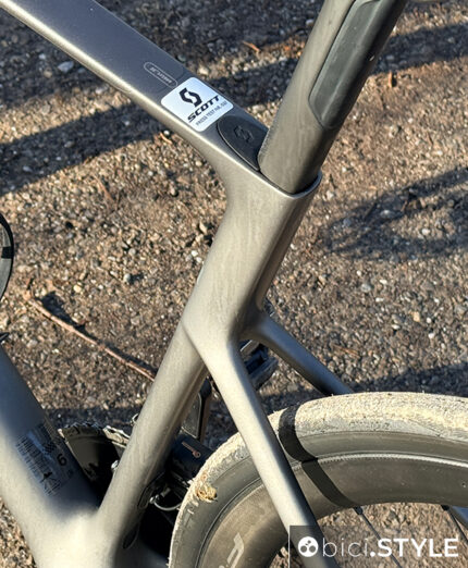 Scott Addict, fuori dai luoghi comuni e una bici moderna. Il test completo