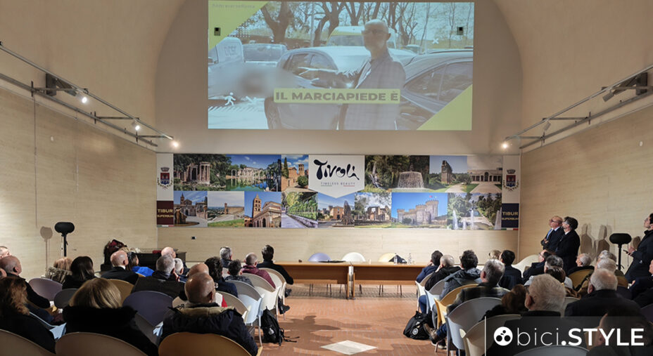 La proiezione di video che evidenziavano le criticità dell'area ha fatto da antipasto al dibattito