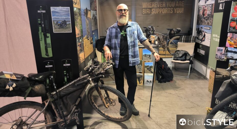 Biri Bikerando cavalletto telescopico, cicloviaggio, borse