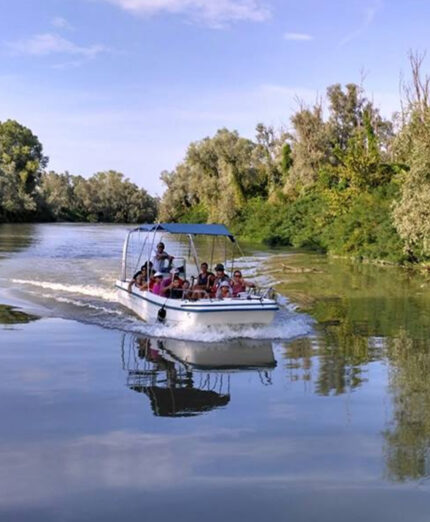 L'acqua è l'elemento portante di tutte le attività sul Delta del Po, abbinando spesso bici e battelli