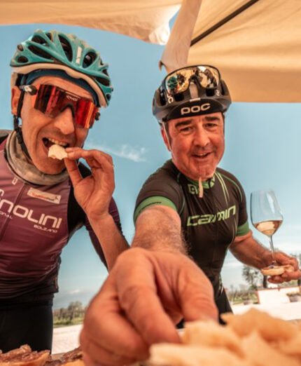 I ristori a base di prodotti tipici sono una caratteristica precipua del Colnago Gravel