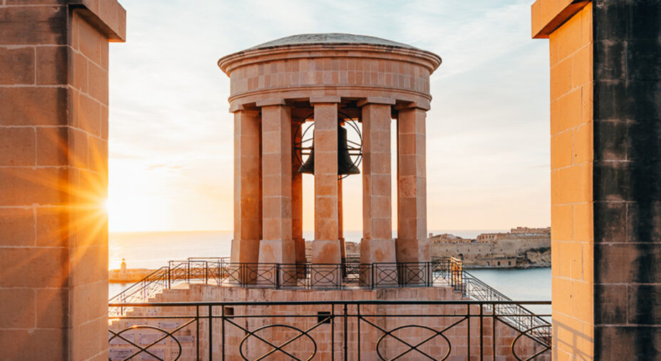 Il Siege Bell Memorial, dedicato all'assedio di Malta nella II guerra mondiale