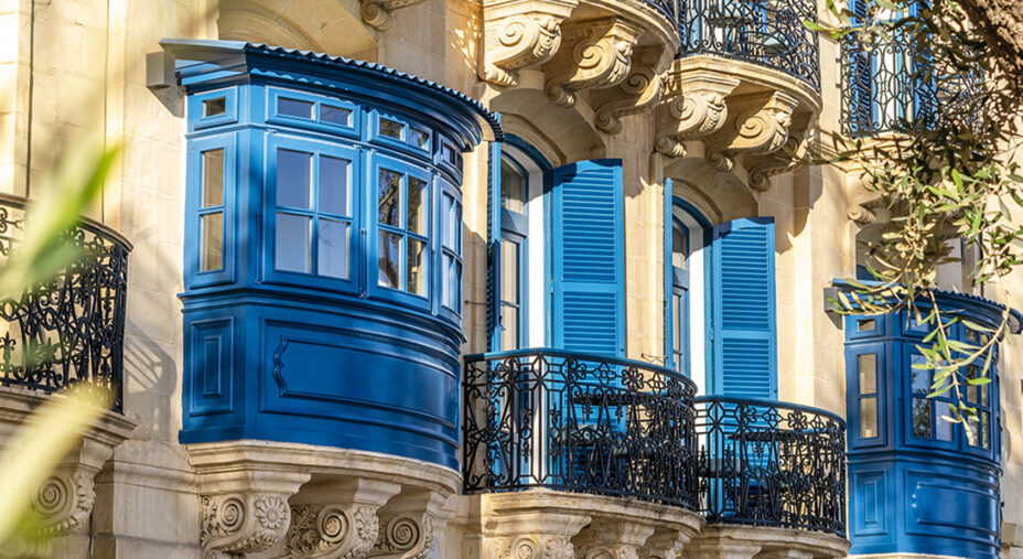 Le gallariji, i tipici balconi in legno ornati e chiusi, di Malta sono diventate nel corso dei secoli simbolo dell'architettura mediterranea