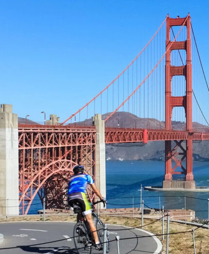 Il famoso ponte di San Francisco. La città USA, famosa per le sue salite, è per molti una vera sfida su due ruote