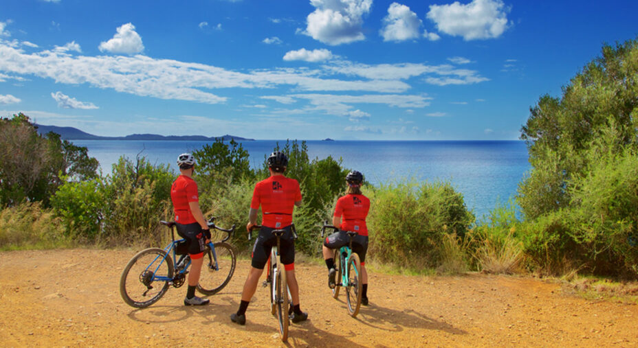 Cala Violina in Maremma, uno dei territori in Toscana dove aumentano gli eventi cicloturistici (foto Postiglione)