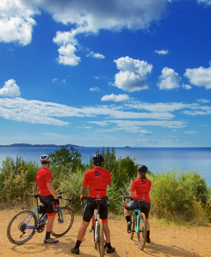 Cala Violina in Maremma, uno dei territori in Toscana dove aumentano gli eventi cicloturistici (foto Postiglione)