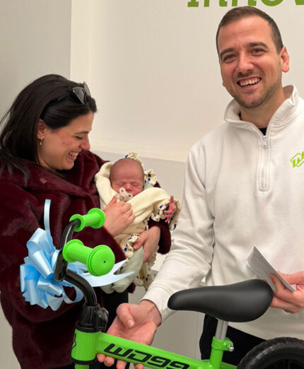 Il piccolo Federico con la sua famiglia. Una nascita festeggiata con tutto lo staff WD99
