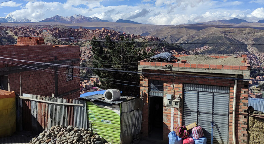 El Alto in Bolivia. Zaccaro è passata per villaggi indigeni dove non si parla spagnolo