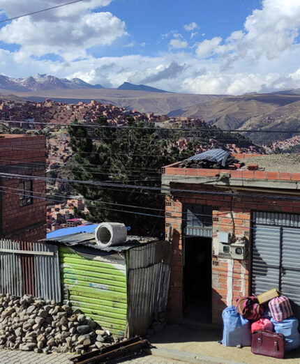 El Alto in Bolivia. Zaccaro è passata per villaggi indigeni dove non si parla spagnolo