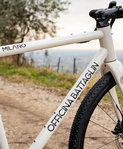 Officina Battaglin Milano, gravel accessibile, un'opera d'arte in acciaio