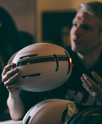 Il ciclista urban ha un nuovo alleato, è un casco HJC e si chiama Route