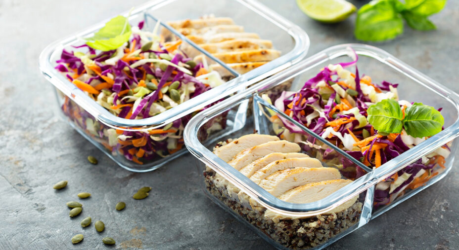 Ci sono contenitori di diverso genere per conservare gli alimenti, dall'alluminio all'acciaio, passando per varie plastiche (depositphotos.com)