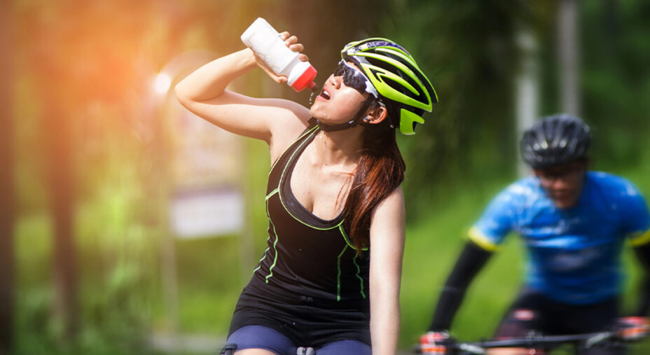 L’idratazione è un punto cruciale nell'insorgenza di crampi intestinali, sia che si beva poco sia che si beva troppo (depositphotos.com)
