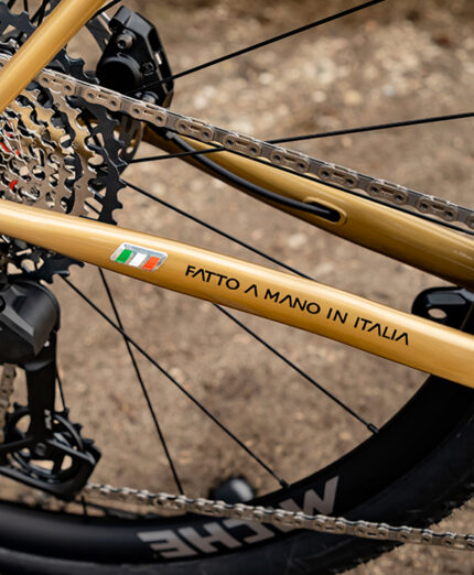 Officina Battaglin Milano, gravel accessibile, un'opera d'arte in acciaio