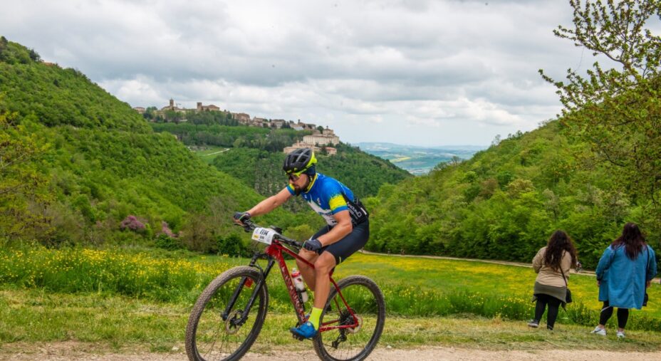 Cingoli (Mc), Marche, Borgo dei Borghi foto Avis Bike Cingoli