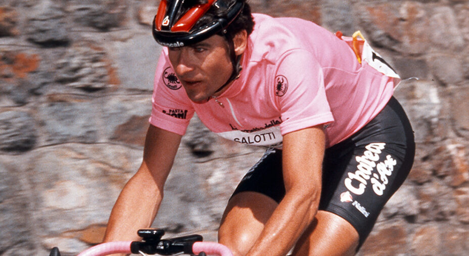 Bugno nel 1990 ha portato la maglia rosa dalla prima all'ultima tappa. Prima di lui solo altri tre c'erano riusciti (foto Giro d'Italia)