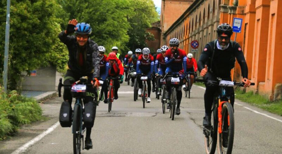 I tracciati dopo la partenza dal Camping del Sole passeranno per Piazza Maggiore a Bologna