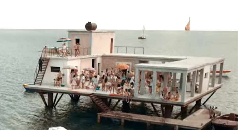 La piattaforma dell'Isola delle Rose ricostruita per il film di Sydney Sibilia del 2020