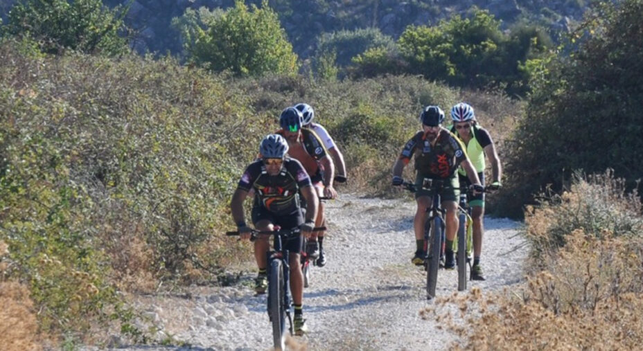 Le 8 prove si distinguono anche per il tipo di bici usata, se strada, MTB o gravel