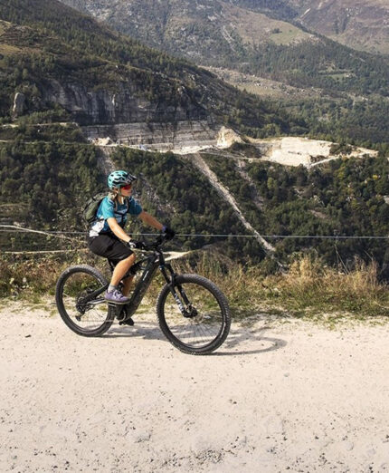 Una delle parti più suggestive è il passaggio lungo la Via delle Cave (foto Ciaberta)