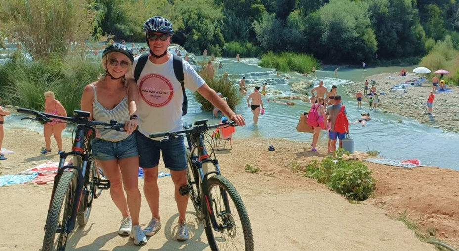 A Saturnia le locali terme (con una bella parte aperta a tutti) sono il ristoro ideale durante il viaggio
