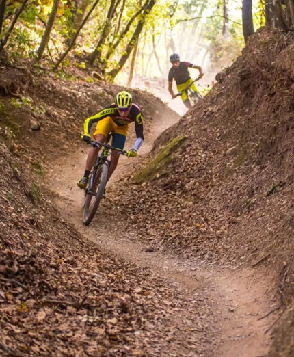 La struttura di Massa Vecchia ha anche bellissimi sentieri al suo interno, una sorta di palestra naturale