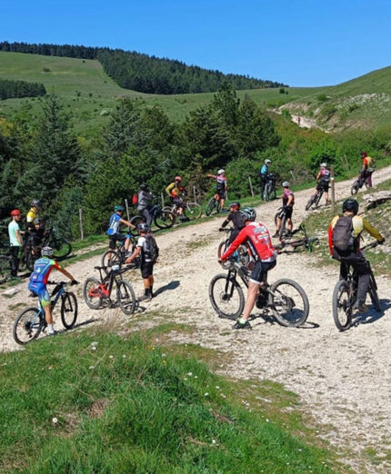 La rete di sentieri ciclabili copre circa 100 chilometri condivisi nel territorio di 8 Comuni