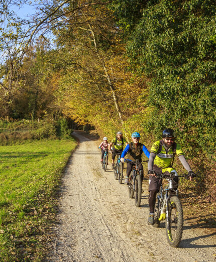 La scalata verso Montevecchia, terreno privilegiato per il Lecchese e la Brianza, è una delle escursioni preferite (foto Dell'Orto)