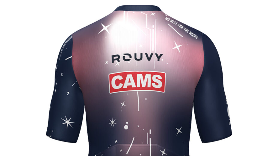 Santini “veste” il tentativo di record del giro del mondo in bici in coppia