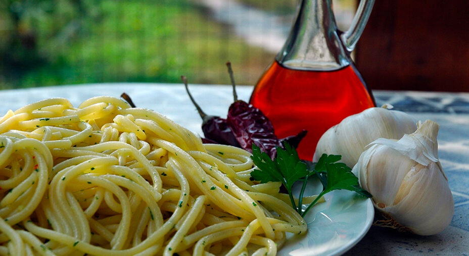 Il liquido che se ne ottiene è molto concentrato e bastano poche gocce per insaporire un piatto di pasta (foto Foodblog)