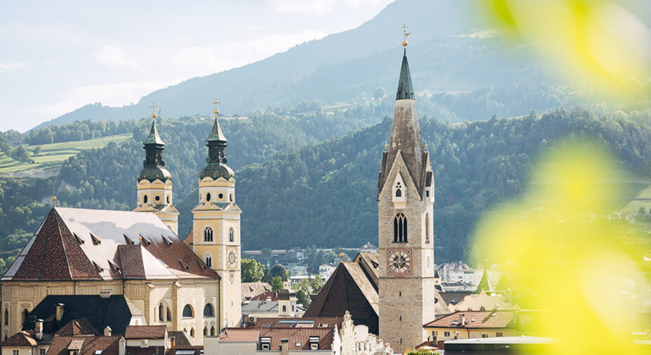 Il Duomo e la Torre Bianca: Bressanone è un piccolo scrigno di architettura e cultura (foto Brixen Tourismus_Thomas Rötting)