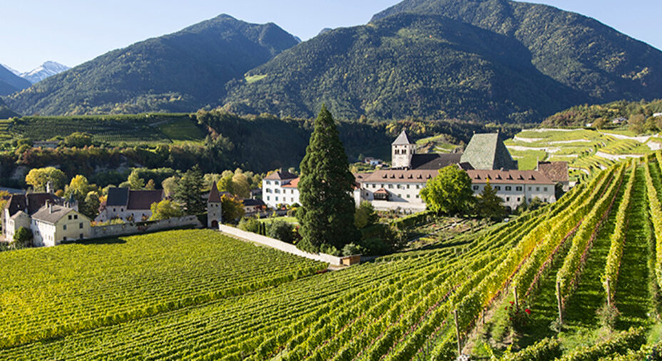 L’Abbazia dei canonici agostiniani a Novacella fu fondata nel 1142 dal beato Artmanno. E’ una delle più importanti abbazie del nord Italia e dell'Arco Alpino (foto IDM Südtirol/Alex Filz)