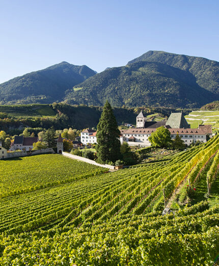L’Abbazia dei canonici agostiniani a Novacella fu fondata nel 1142 dal beato Artmanno. E’ una delle più importanti abbazie del nord Italia e dell'Arco Alpino (foto IDM Südtirol/Alex Filz)