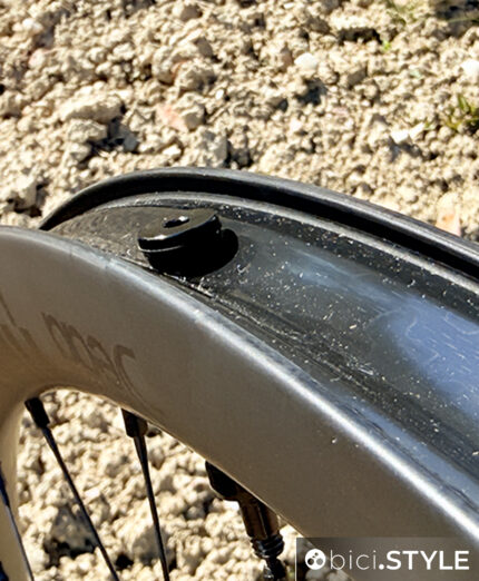 Deda Allroad Carbon, super ruote per la strada e per il gravel