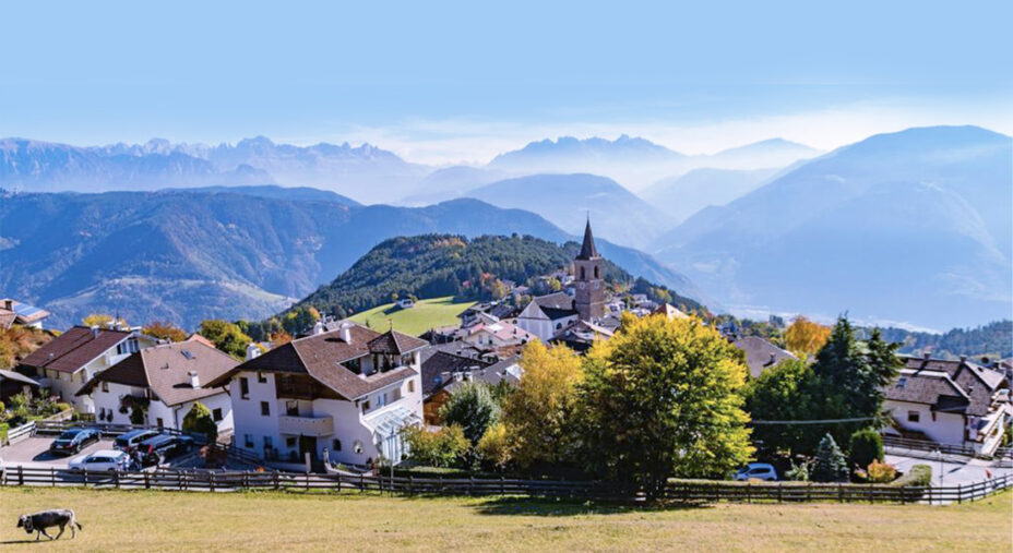 Lo spettacolare panorama di San Genesio, scalata finale di questo Tour of the Alps