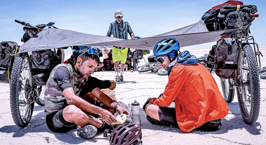 Per certi viaggi serve un enorme spirito di adattamento, prima ancora di buone gambe