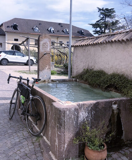 Malfatti è solito segnalare anche le fontane nei suoi itinerari