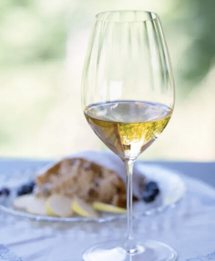 Strudel di Mele e vino bianco: ideali per assaporare nel vero senso della parola l'Oltradige (foto Riedel)