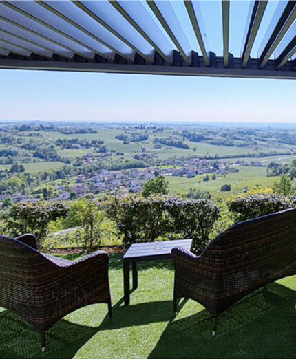 Dalle colline alla bassa, la veduta da Ca' del Poggio è davvero magnifica