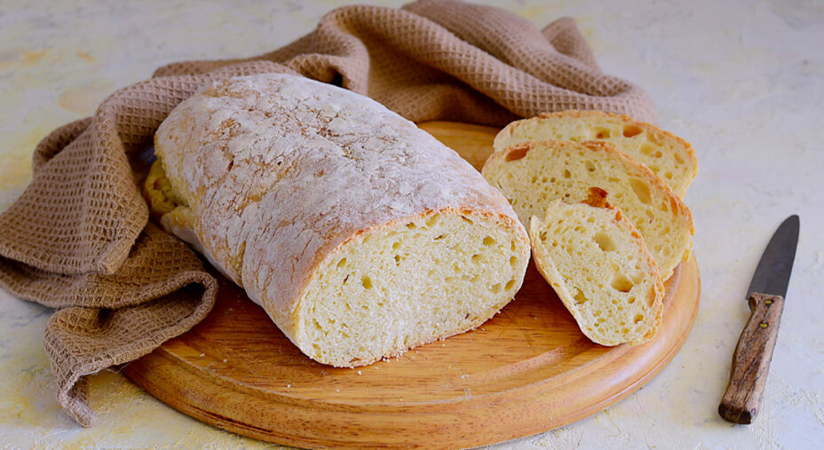 Il pane sciapo toscano è il miglior abbinamento per la forte sapidità del lardo
