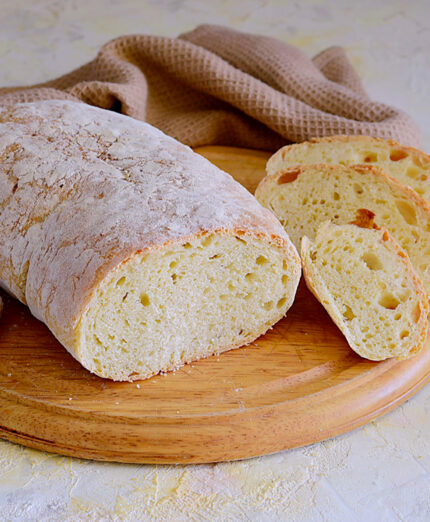 Il pane sciapo toscano è il miglior abbinamento per la forte sapidità del lardo