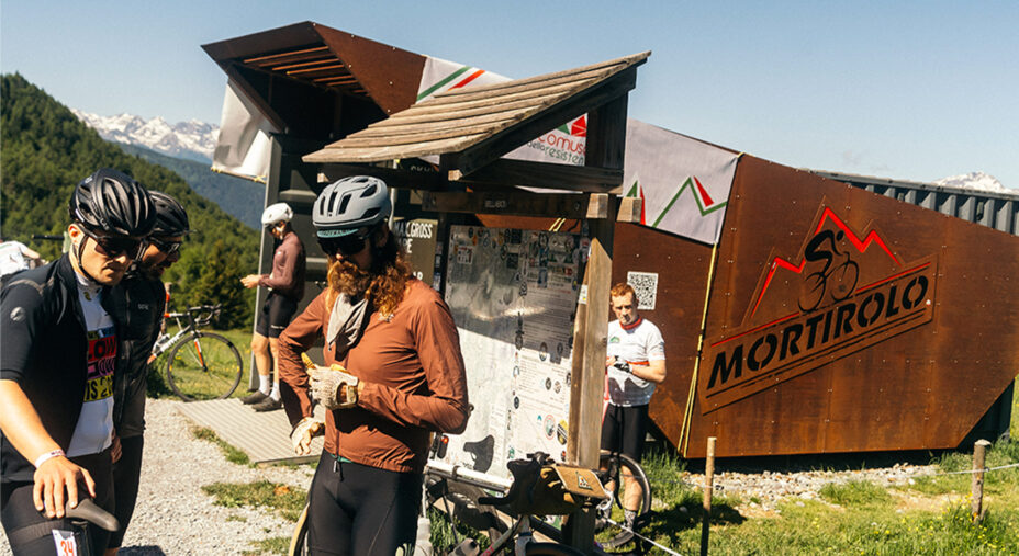 Mortirolo, primo scollinamento di Mogast e primo checkpoint (foto Stefan Haehnel)