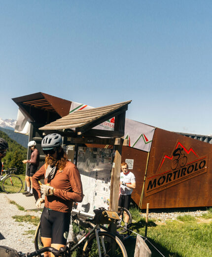 Mortirolo, primo scollinamento di Mogast e primo checkpoint (foto Stefan Haehnel)