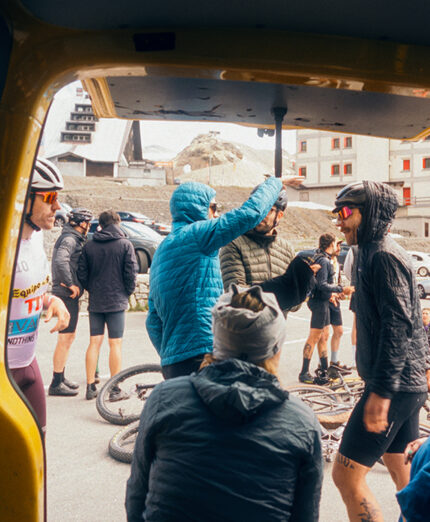 Sullo Stelvio l'ultimo timbro, prima di iniziare la discesa verso Sernio (foto Stefan Haehnel)