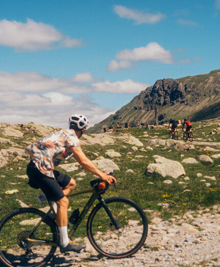 L'ispezione del percorso gravel è necessaria per congiurare che la neve lo abbia reso impraticabile (foto Stefan Haehnel)