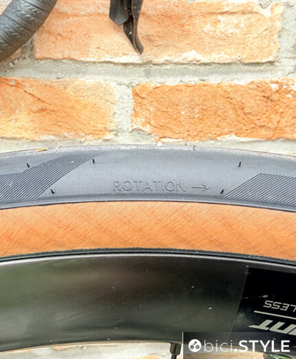 Un tubeless road oversize? Michelin Pro5 TLR da 40 la risposta