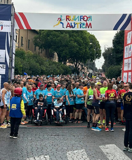 Partenza da PIazza Bocca della Verità per i circa 4.000 partecipanti alla Run for Autism, giunta alla 14ª edizione