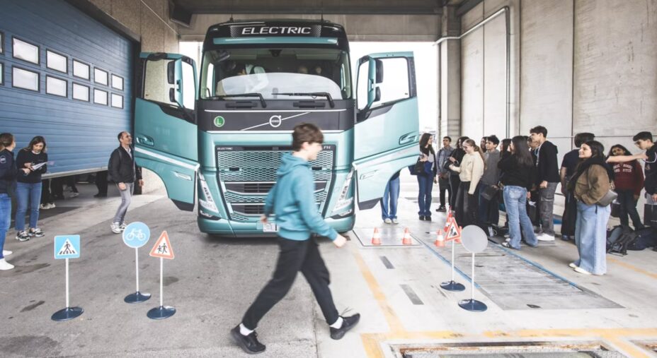 Volvo Trucks Italia, campagna "See and be seen"
